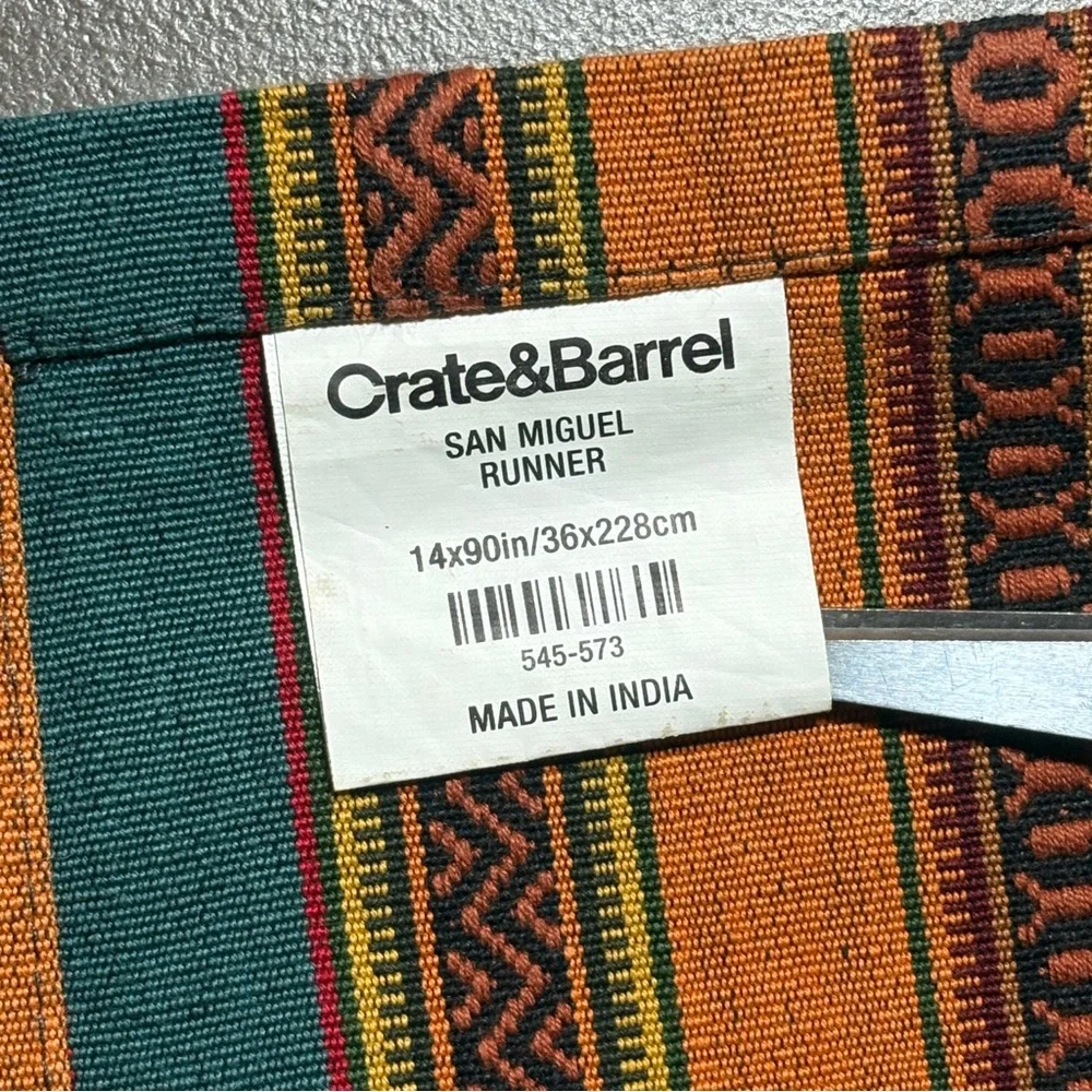 Crate & Barrel San Miguel Cotton Jacquard Table Runner Southwestern 84